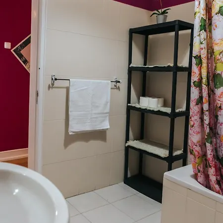 Aquilla Family 307 * Lisbon