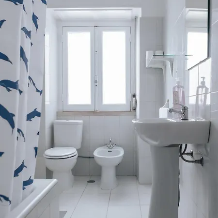 Aquilla Family 307 Lisbon